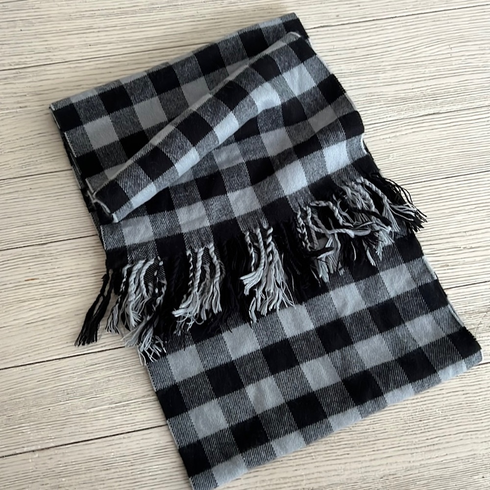 Cashmere 100% made in Scotland checkered scarf